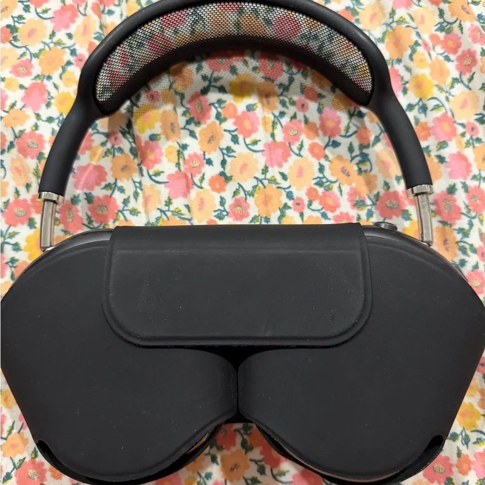 Wireless Over-Ear Headphones - Picture 1 of 3